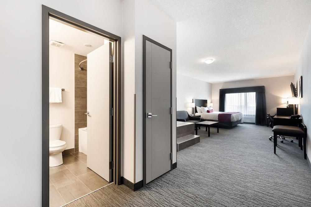 Park By Radisson Edmonton Airport 3*