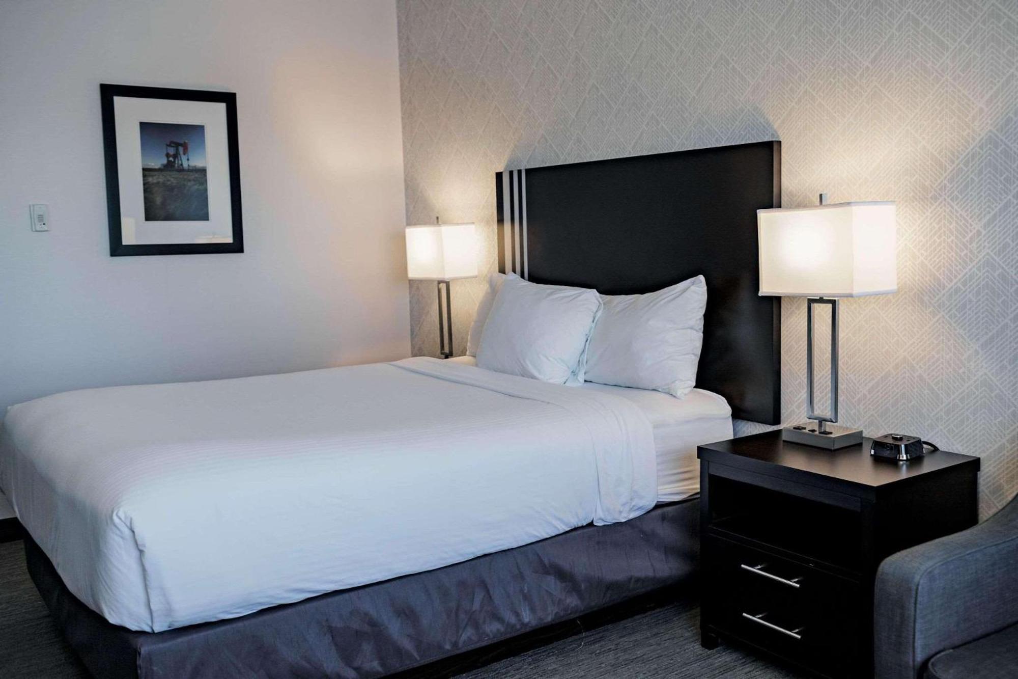 Park By Radisson Edmonton Airport