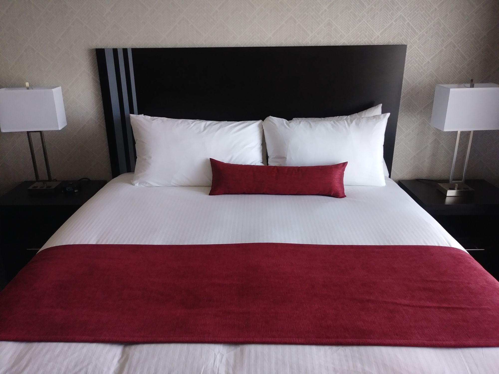 Park By Radisson Edmonton Airport 3*